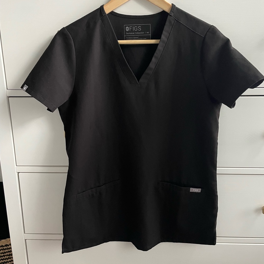 FIGS Casma Three-Pocket Scrub Top